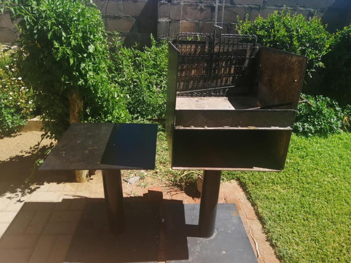 ホテル Keetmanshoop Self-Catering エクステリア 写真